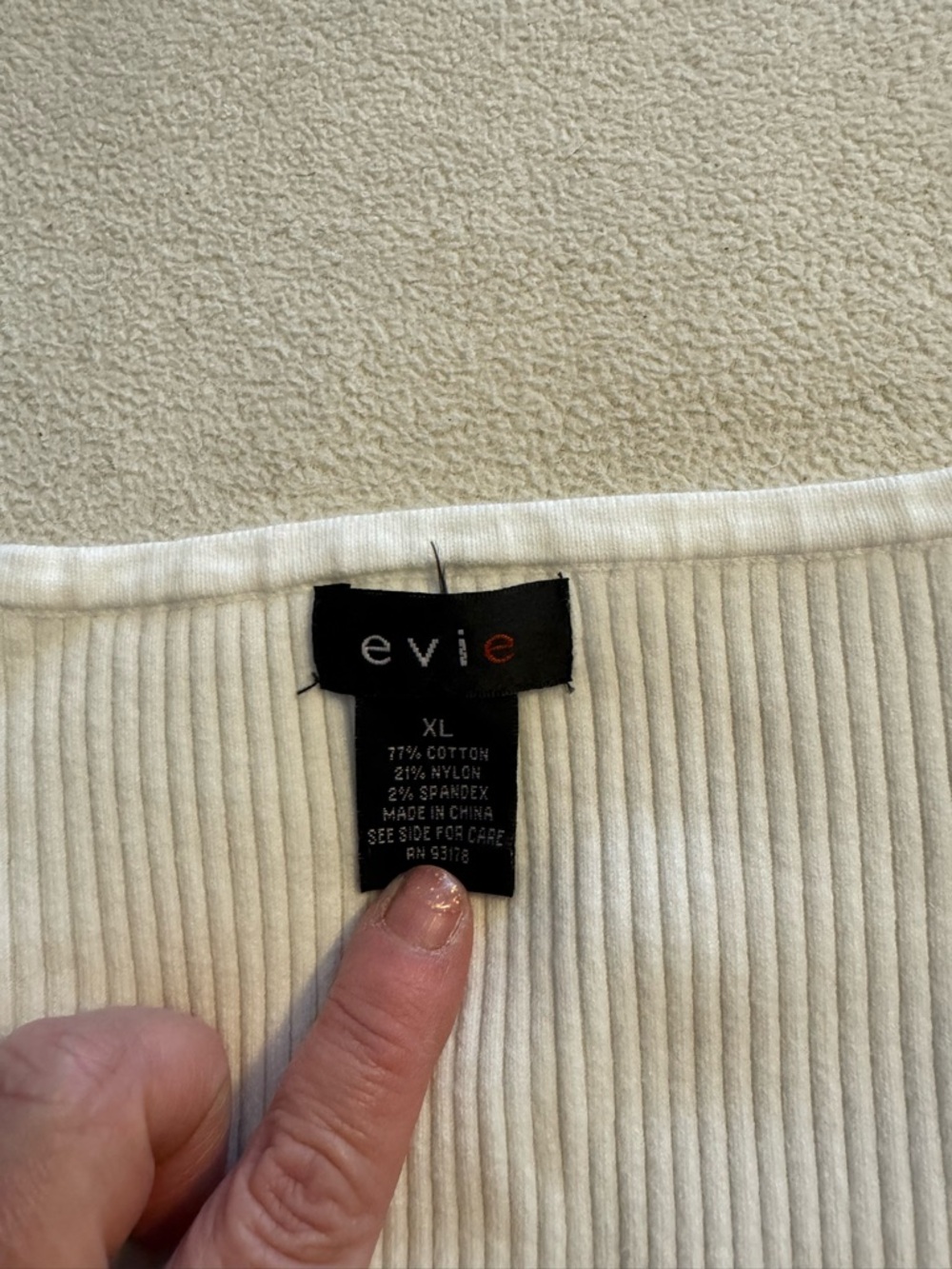 EVIE Cream Ribbed V-Neck Tank Top☀️ - Picture 3 of 3